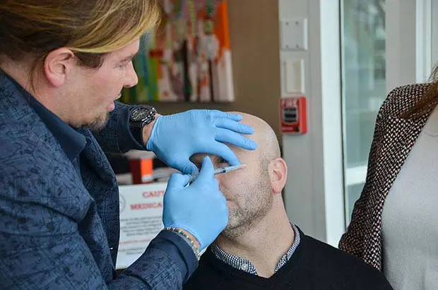 Stephen Cosentino demonstrating proper Neurotoxins injection technique